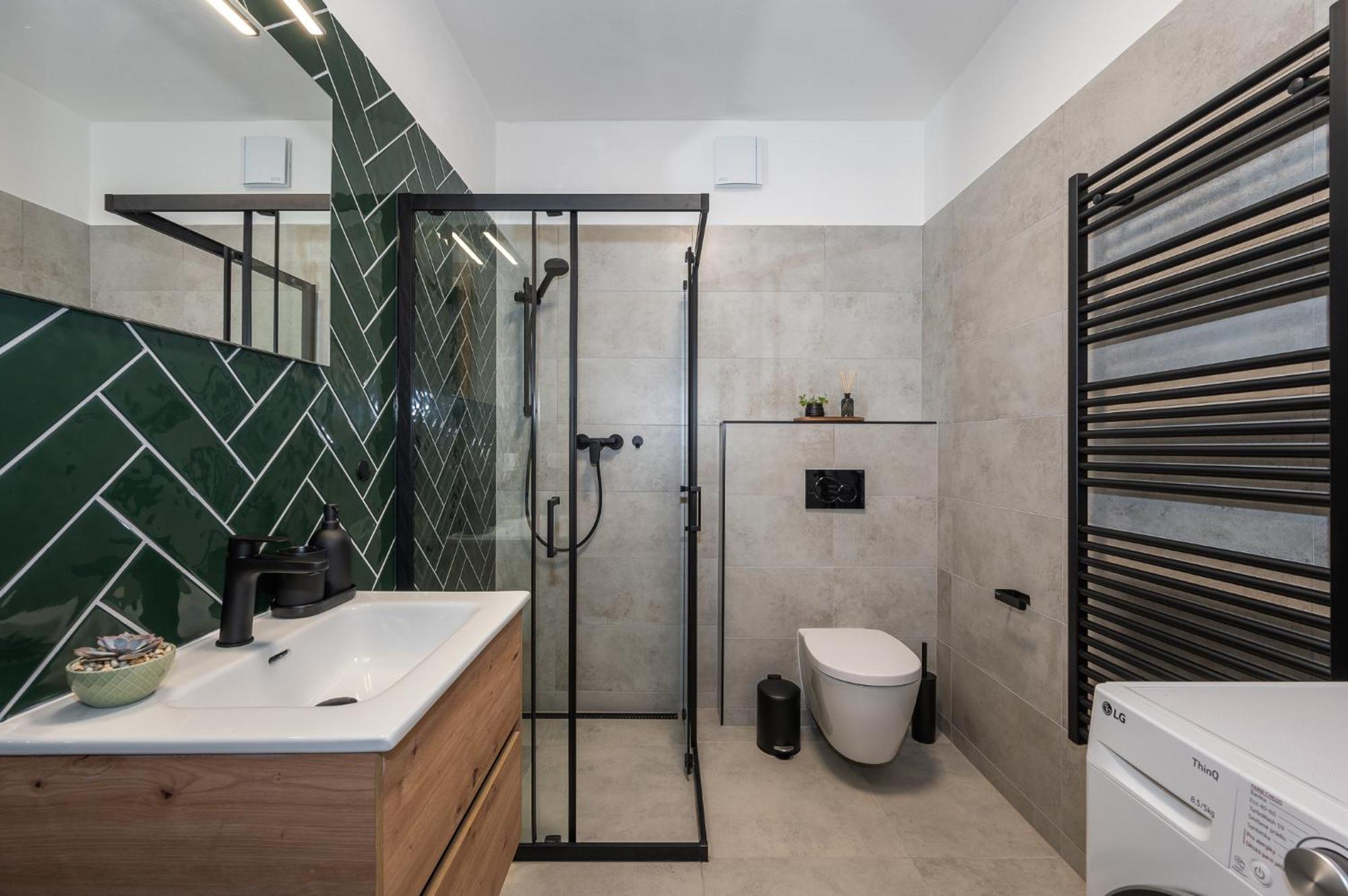 Fully Equipped Apartments With Terraces, Free Garage Parking, Netflix & Ac - By Apartmany Slapanice Cz Exteriér fotografie