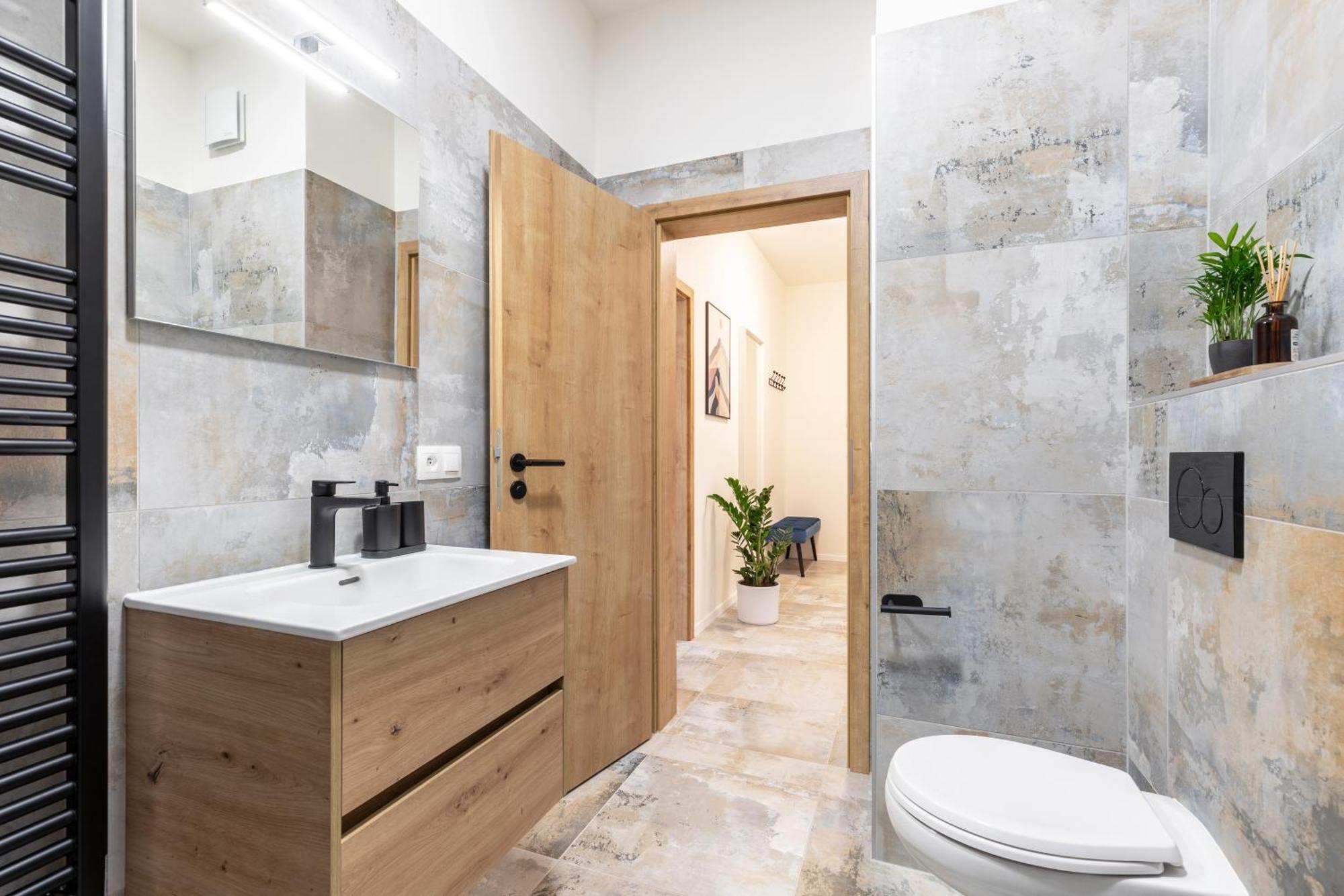 Fully Equipped Apartments With Terraces, Free Garage Parking, Netflix & Ac - By Apartmany Slapanice Cz Exteriér fotografie
